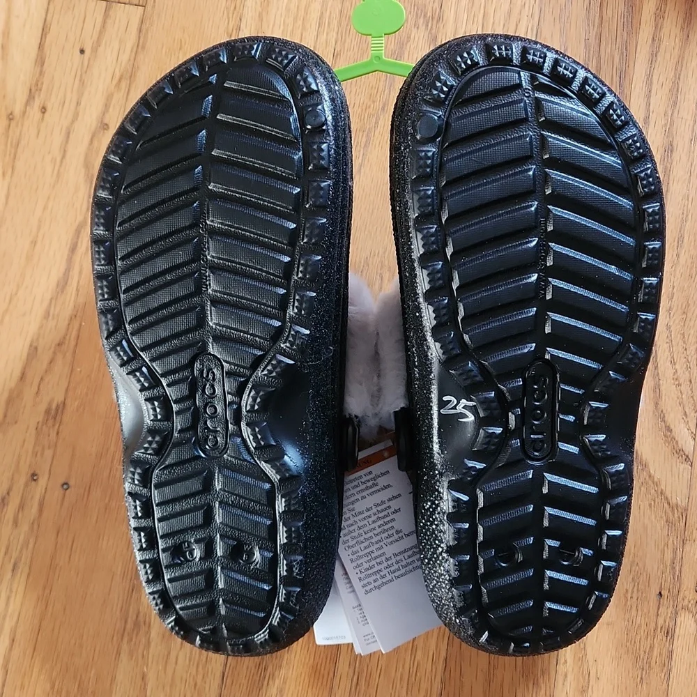 NWT Crocs Black and White Disco Glitter Fuzzy Clogs M6/W8 - Picture 5 of 6